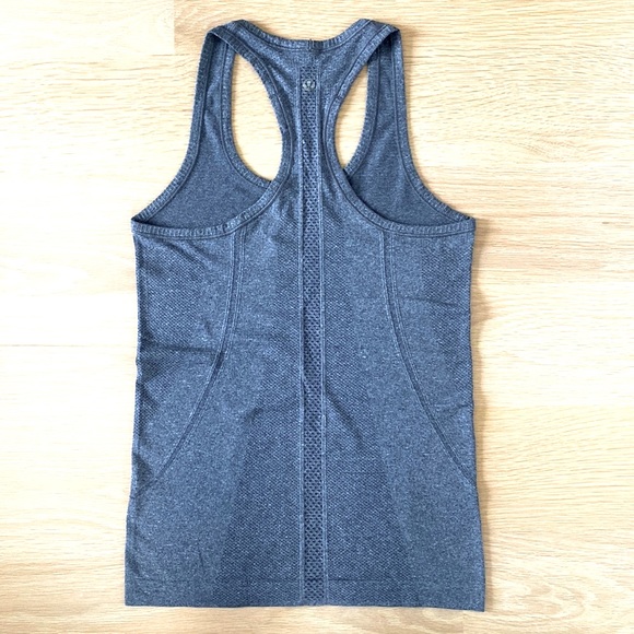 Heather Gray Lululemon Swiftly Tech Racerback Tank size 4 - Picture 4 of 5